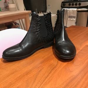 SEMI BRAND NEW ALAIA ANKLE BOOTS!!